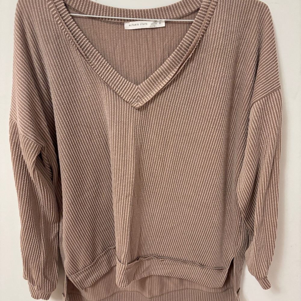 Altar'd State Ribbed Mauve sweater size Medium